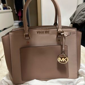 Michael Kors Medium Bag